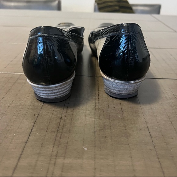 Un Tour en Ville made in Paris France Grey Black Leather Slip-on heel Flats EU40 - Picture 11 of 11